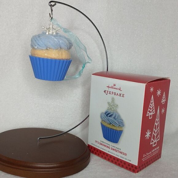 Hallmark It's Snowing Sweetness  - Picture 1 of 3